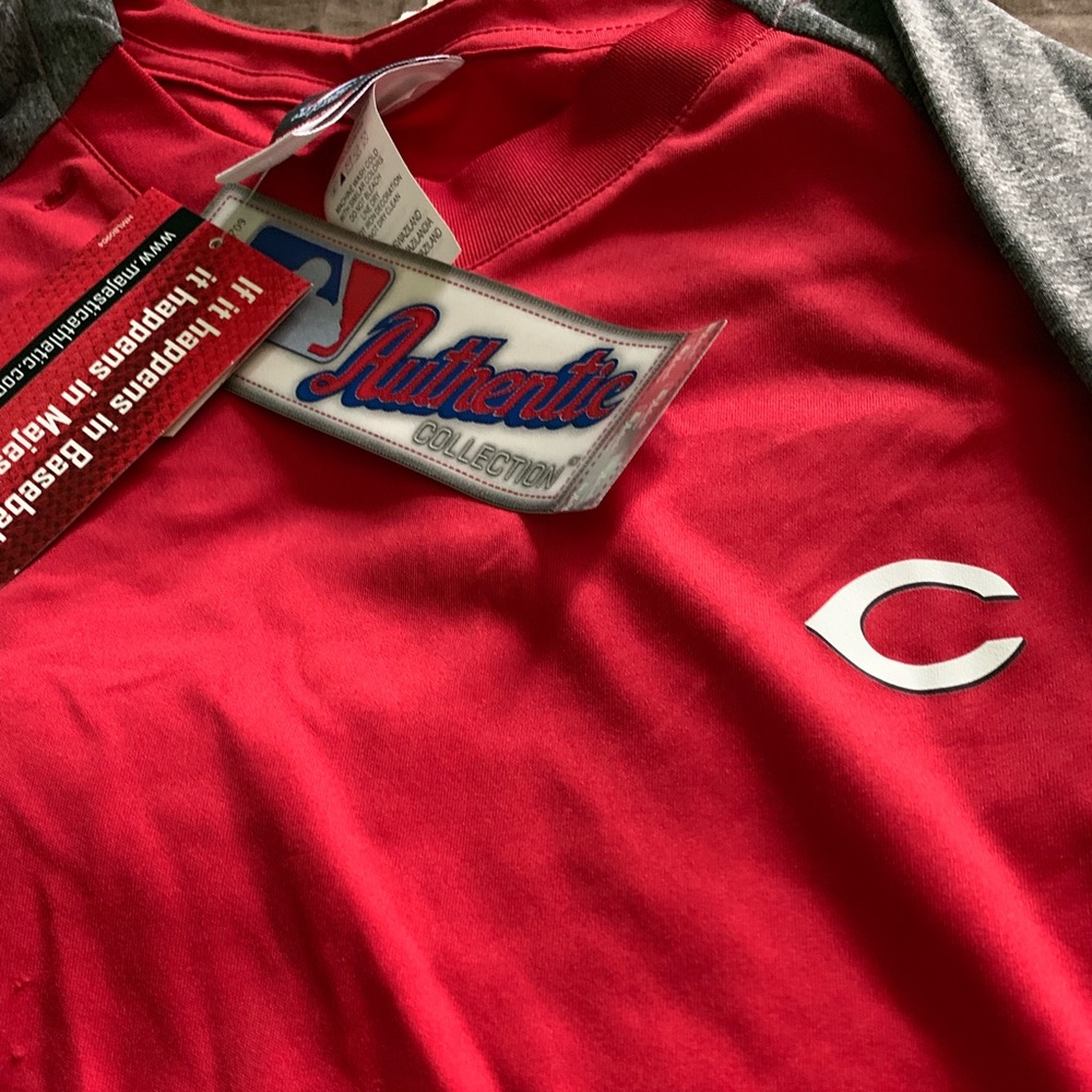 Cincinnati Reds baseball Training Top - Picture 3 of 6